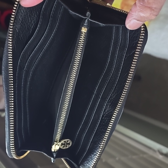 Tory Burch Black Leather Zip Wallet - Picture 10 of 14